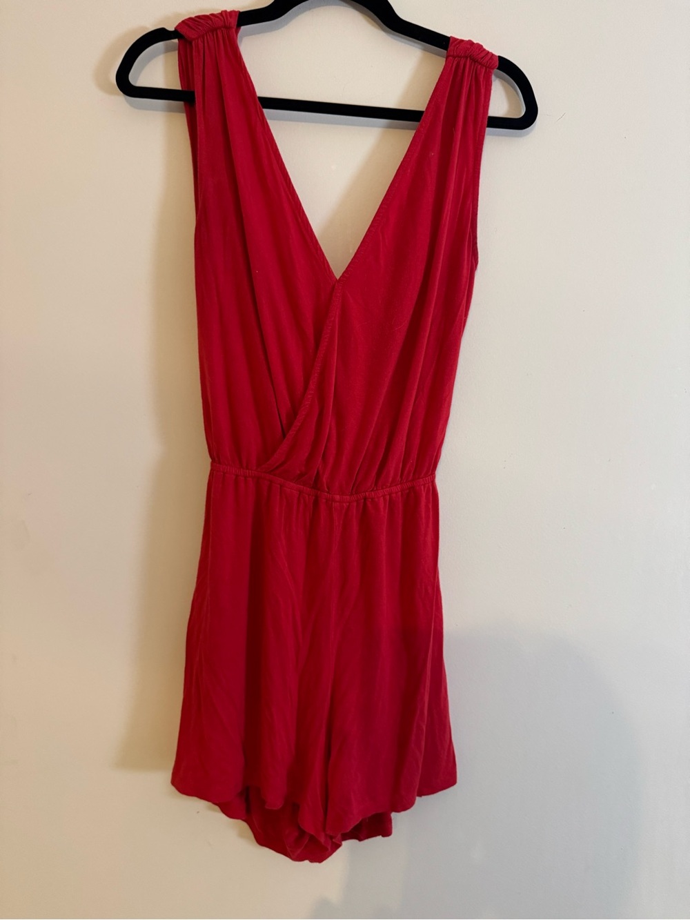 JustFab Red Sleeveless V-Neck One-Piece Romper